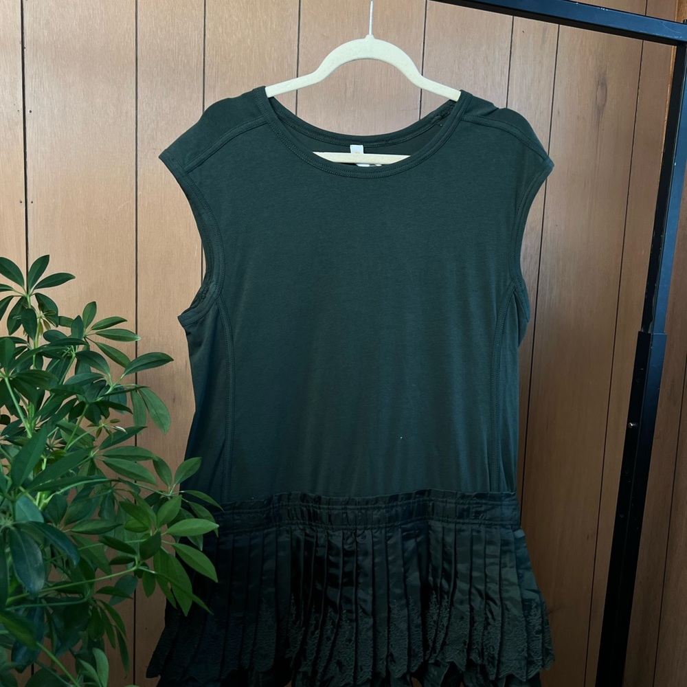 Chic Dark Green Drop Waist Min Dress with Pleated Hem